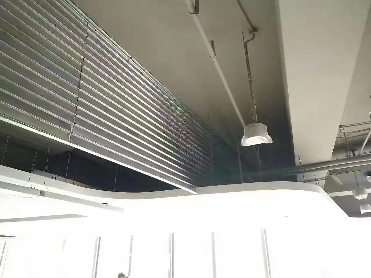 擋煙垂壁有幾種材質？各自的特點是什么？(圖8)